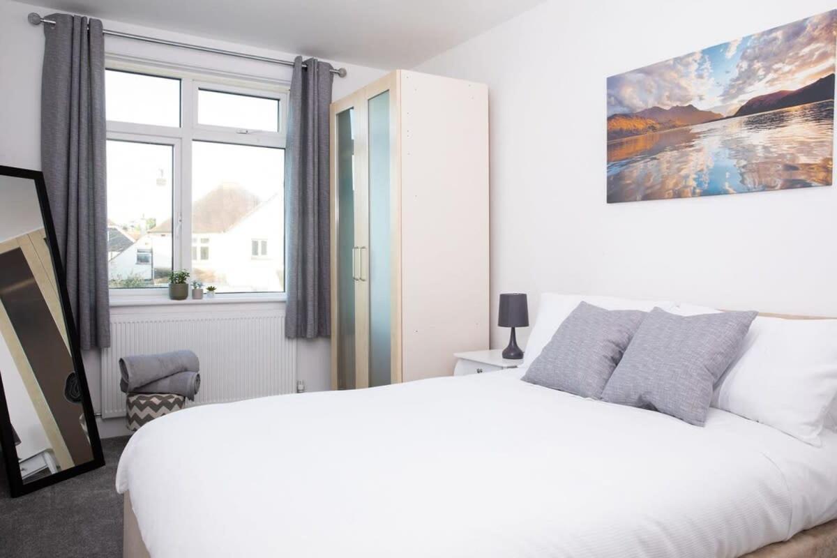 Holiday home Stunning 4br House For 10 Near W Hot Tub Bognor Regis