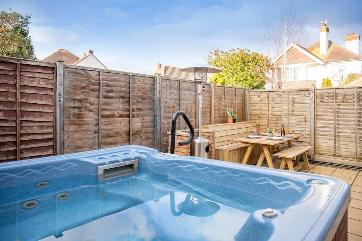 Stunning 4br House For 10 Near W Hot Tub