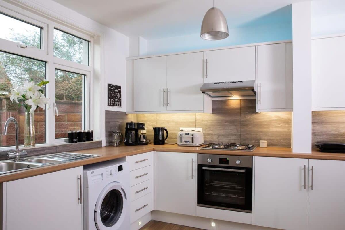 Holiday home Stunning 4br House For 10 Near W Hot Tub Bognor Regis